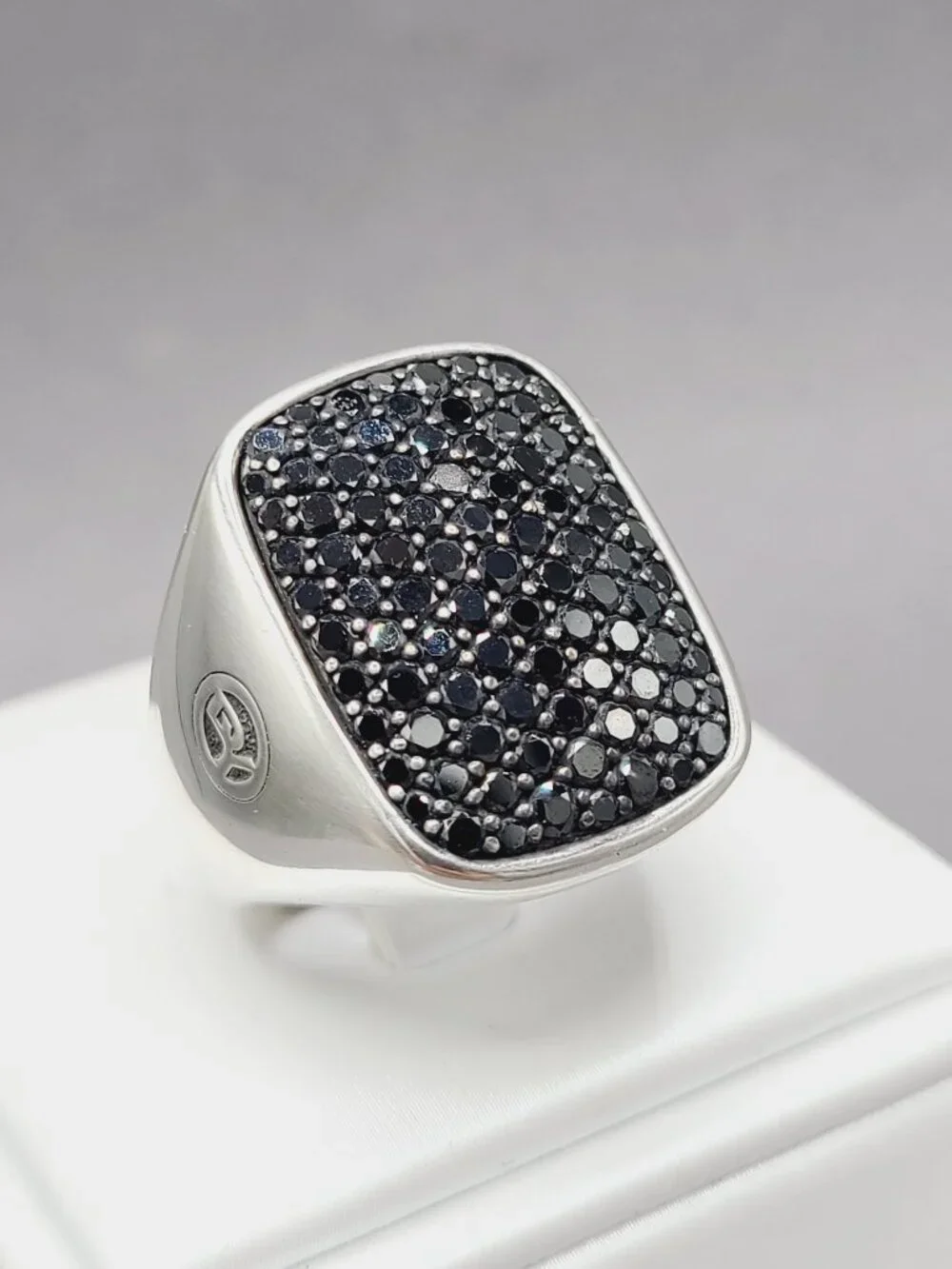 David Yurman Rectangular Pave Signet Ring w/ Pavé Black Diamonds - 25mm - Size 9